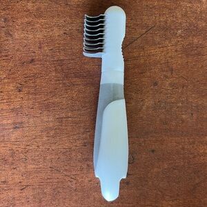 Fine Dematting Tool 9 Cutting Blades For Pets - Dogs And Cats -‎ Easy Side Grip